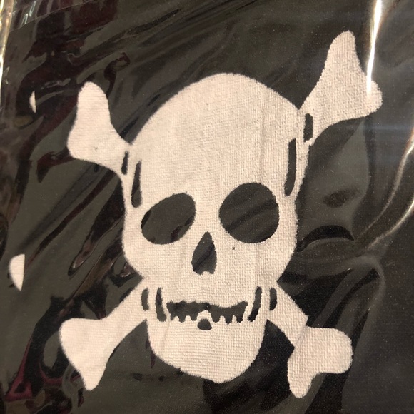 ❤️2 for $20❤️ Black thigh highs w/skull/crossbones - Picture 2 of 2